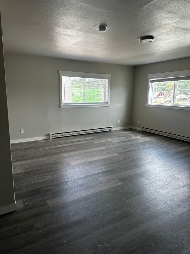 Living/Dining Area - 3519 S 56th St