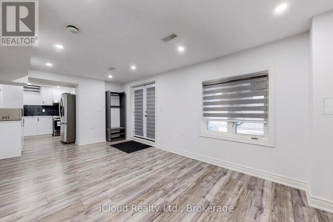 Building Photo - 280 Miller Park Ave