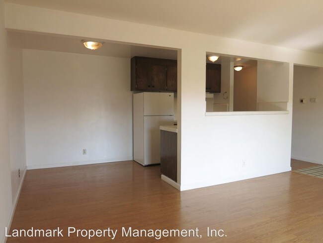 Building Photo - 15265 La Alameda Dr