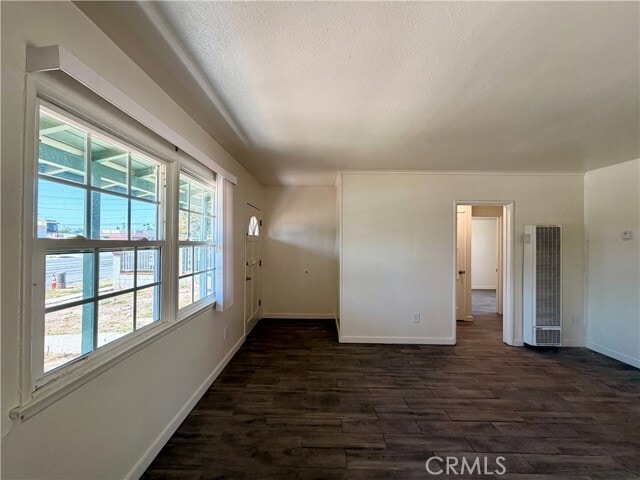Building Photo - 7536 White Oak Ave