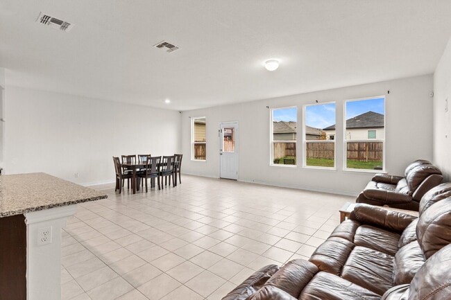 Building Photo - 547 Deer Crest Dr