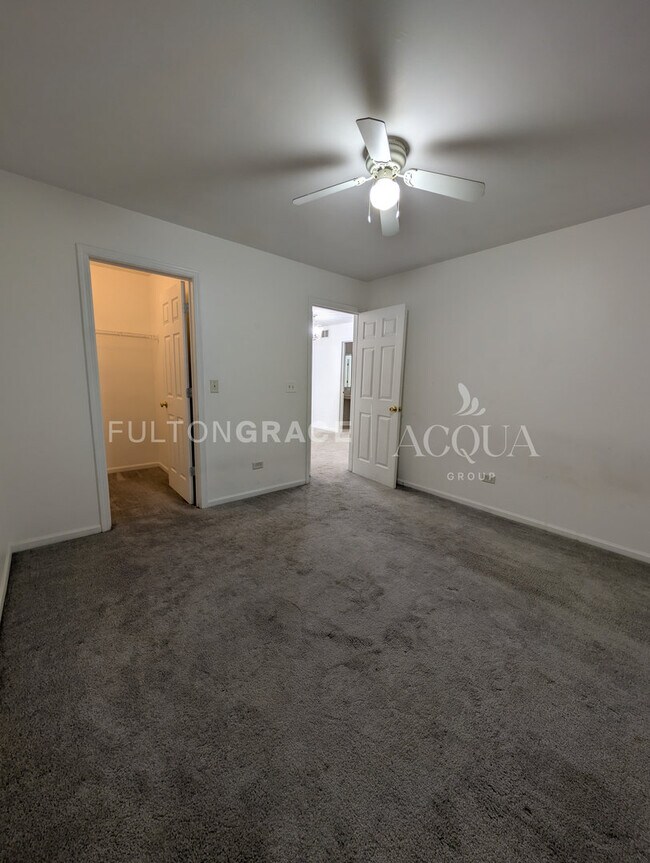 Foto del edificio - 2551 Oak Tree Ln