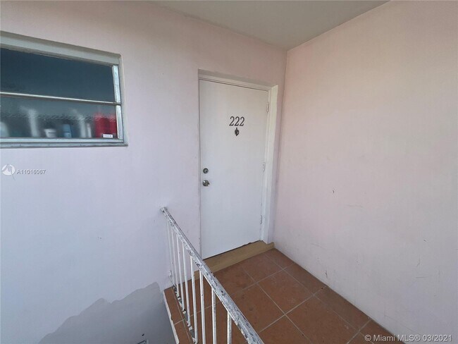 Foto del edificio - 7426 SW 82nd St
