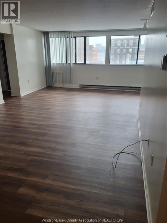 Building Photo - 380 Pelissier St