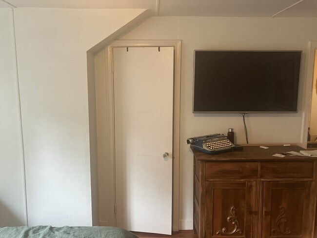 Photo du bâtiment - 1055 W 10th Ave