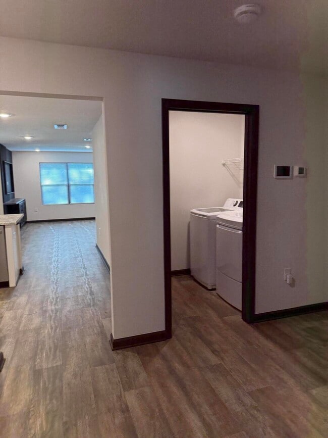 Building Photo - 3476 Sparco Dr