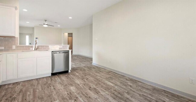 Foto del edificio - 2100 Daleside Ln