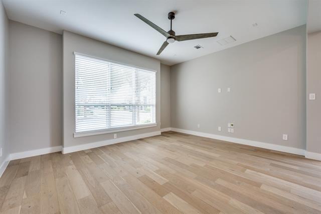 Foto del edificio - 6129 Echelon Way