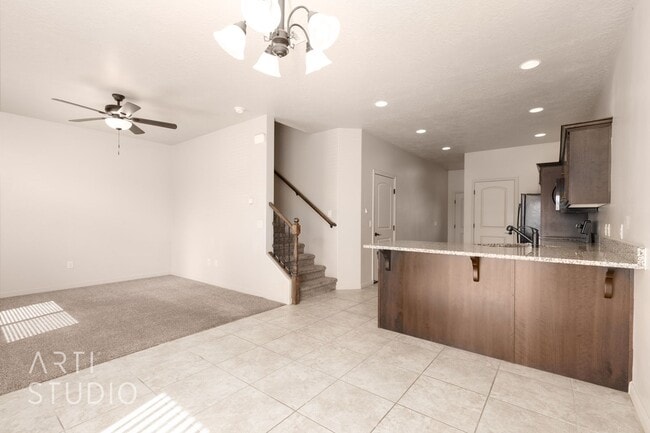 Building Photo - MOVE-IN SPECIAL $100 OFF FIRST MONTH'S REN...