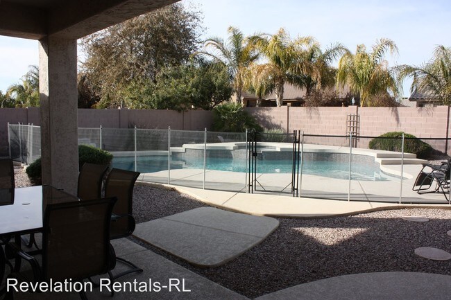 Foto del edificio - 2460 E Indian Wells Pl