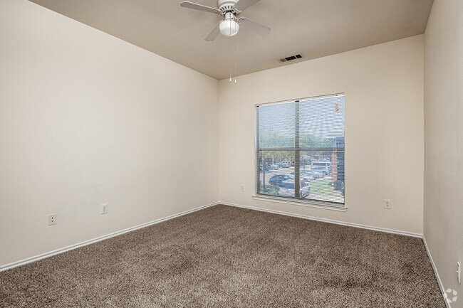 2BR, 2BA - 1,030SF - Kensington Park