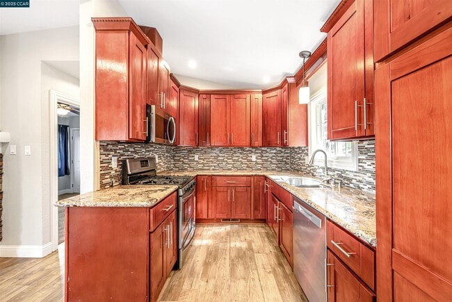Building Photo - 1371 Juanita Dr