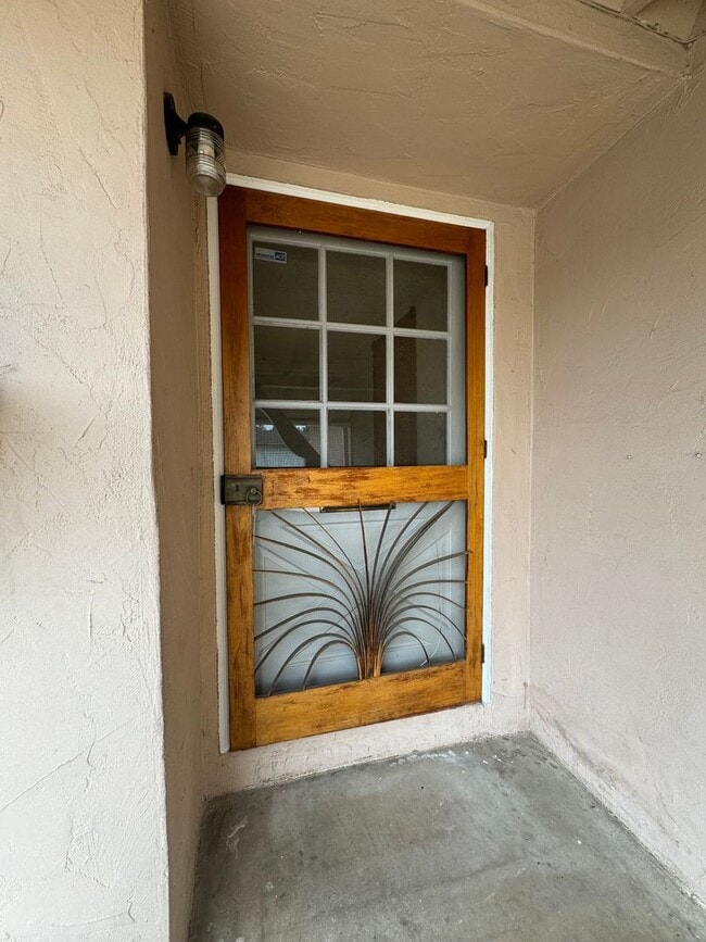 Building Photo - 3 Bedroom House on Tolowa Street