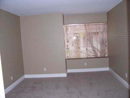 Building Photo - 3515 Grove St
