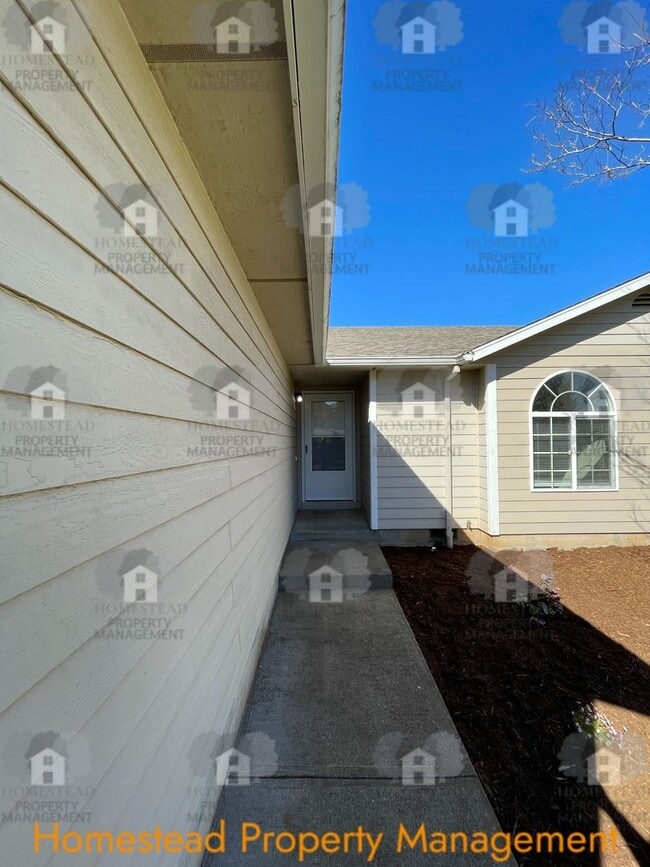 Foto del edificio - Homestead loves their tenants! 1/2 one months rent!