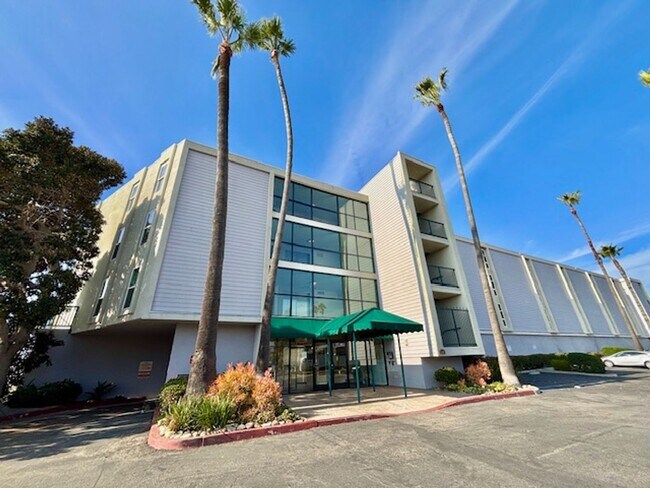 Building Photo - 3101 Peninsula Rd