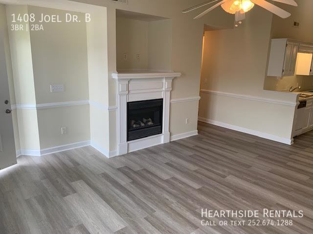 Building Photo - "Charming 3-Bed, 2-Bath Duplex with 1232 S...