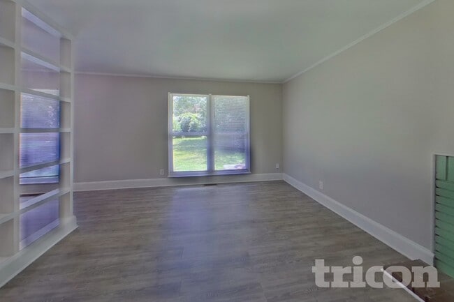 Building Photo - 5530 Wedgewood Dr