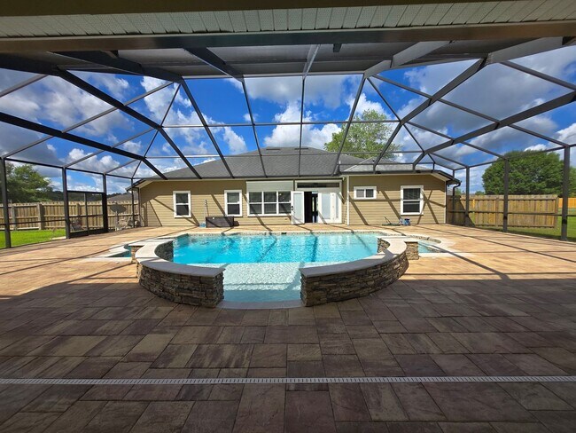 Building Photo - Gorgeous 4-Bedroom Home with Office, Pool,...