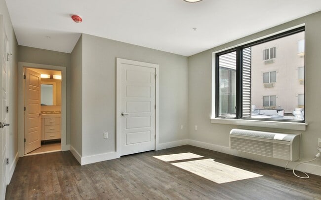 Building Photo - 5208 Polk St
