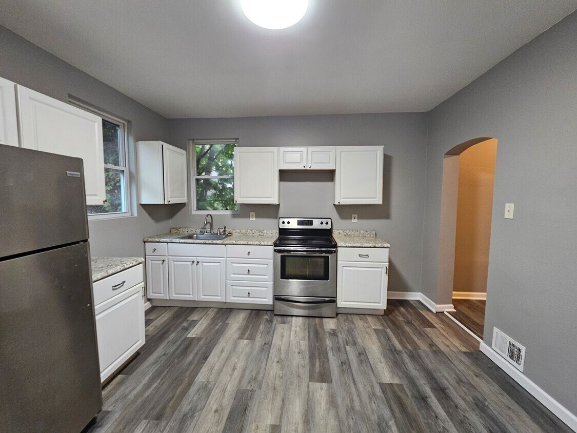 Foto principal - Newly updated 1 bedroom 1 bath apartment f...