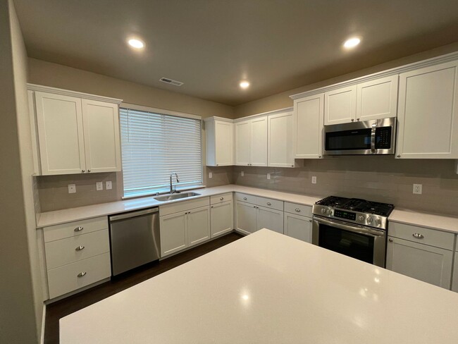 Building Photo - Beautiful Home in Highly Desired Stewart C...