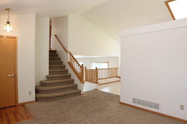 Building Photo - 442 Dunne Dr