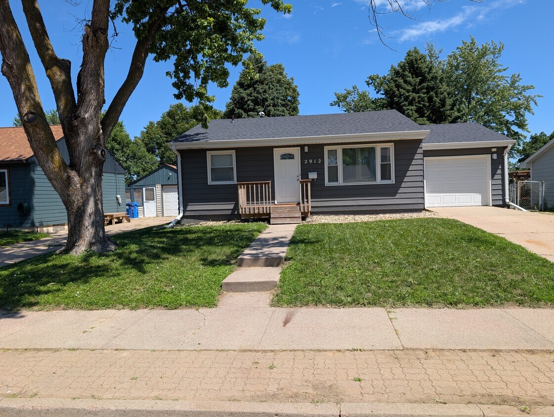Foto principal - 2912 E Sioux St
