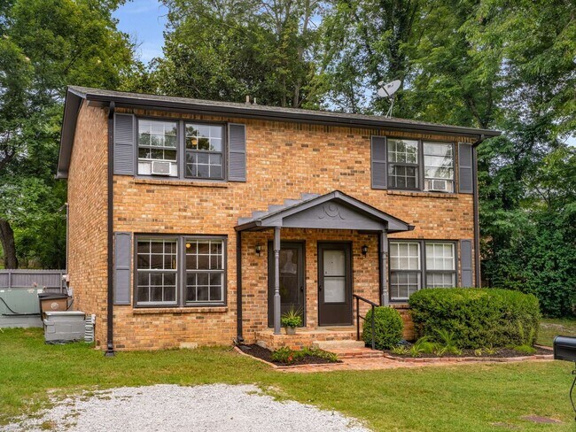 Foto del edificio - Awesome 2BE/1.5BA duplex in fantastic location in Nashville!