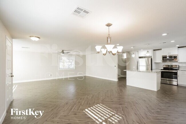 Building Photo - 2304 Kachina Ct