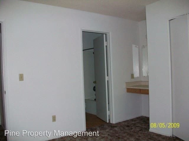 Building Photo - 1868 Conifer Way
