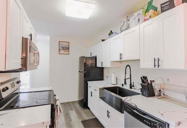 Building Photo - 2910 Alta View Dr