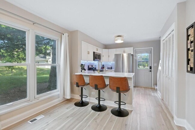 Building Photo - 2621 Wingate Ct