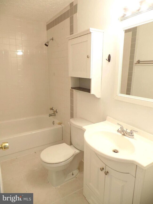 Foto del edificio - 537 Orchard St NW