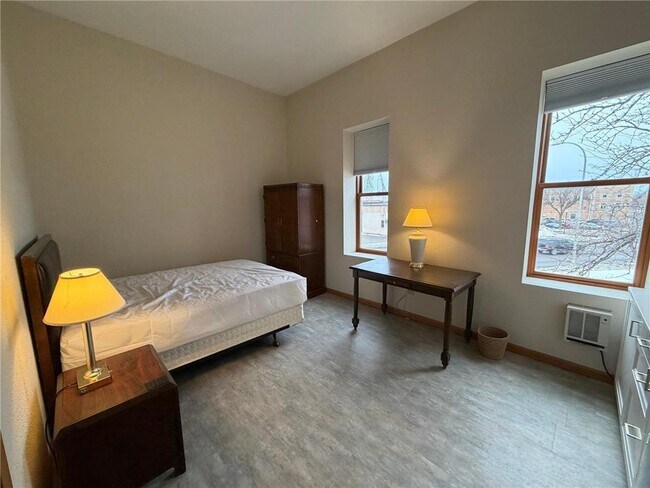 Foto del edificio - 542 Benson Ave SW