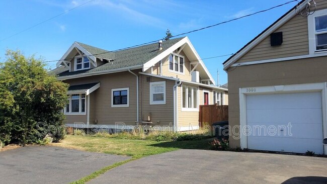 Building Photo - 2300 G St
