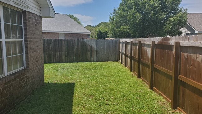 Side Yard Left - 355 Currant Trce