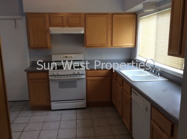Building Photo - 203 La Plata Dr