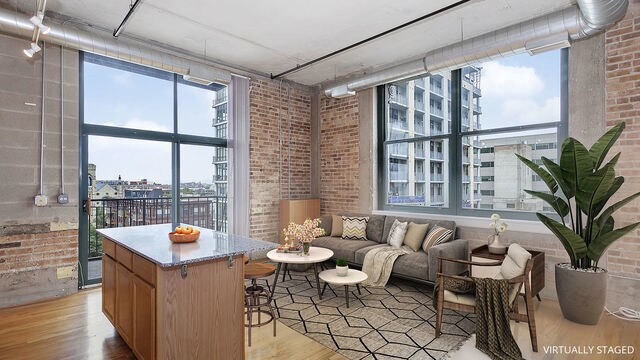 Building Photo - 221 E Cullerton St