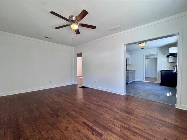 Foto del edificio - 2577 Eastwood Dr