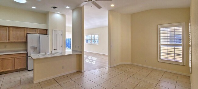 Building Photo - Vista Del Lago Annual Villa for Rent