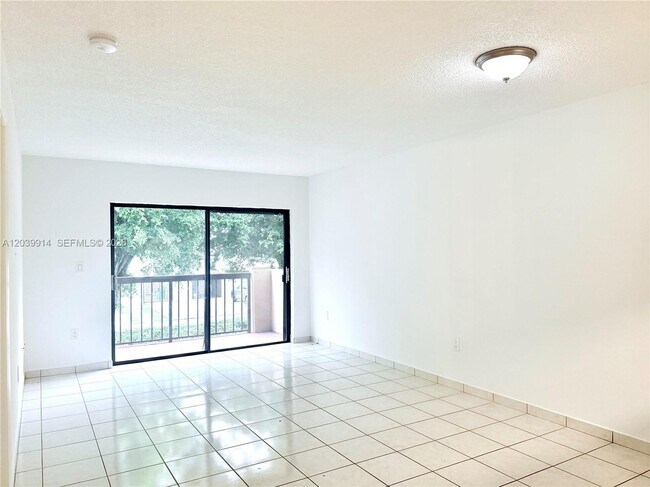 Foto del edificio - 995 SW 84th Ave