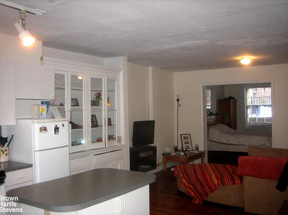 Foto del edificio - Garden apartment in Queen Anne Townhouse