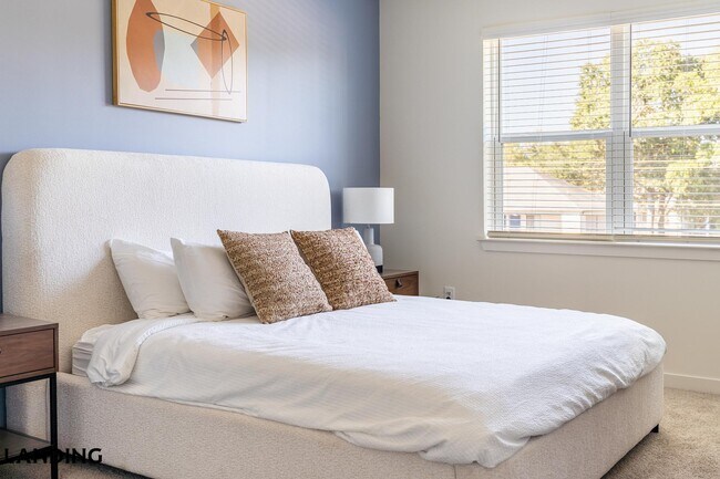 Foto del edificio - 6225 Mobile Hwy