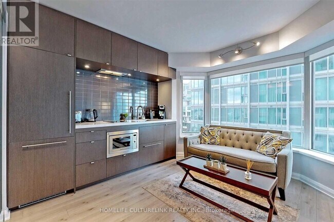 Photo du bâtiment - 155 Yorkville Ave
