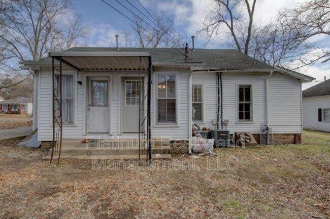 Building Photo - 548 Greenwood Ave