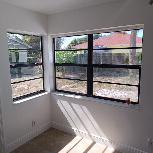 Dormitorio - 618 58th St