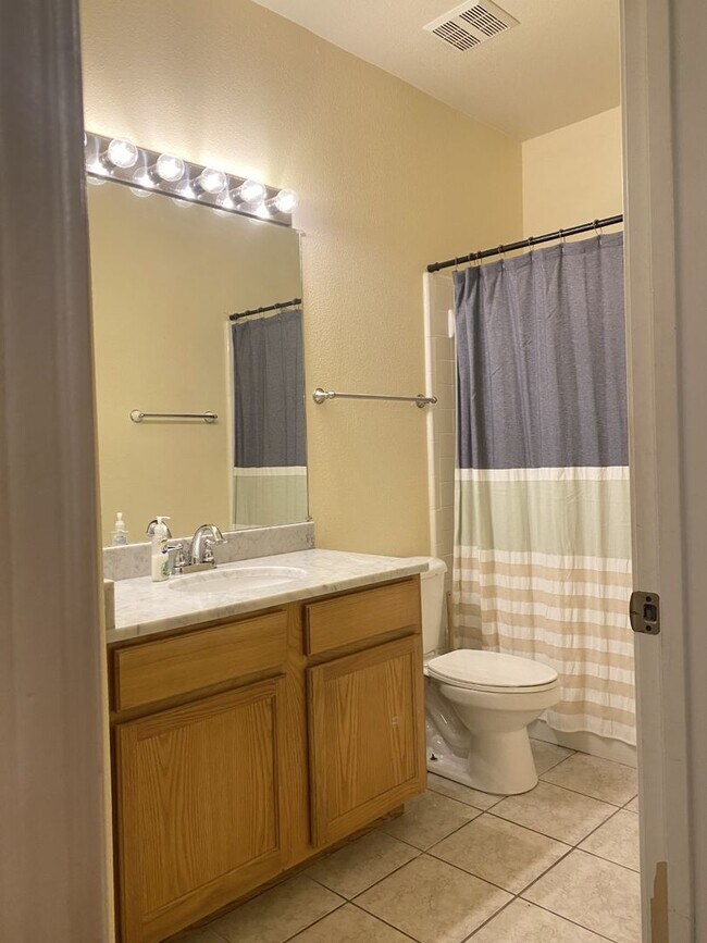 Photo - 447 W. Longleaf #404 House
