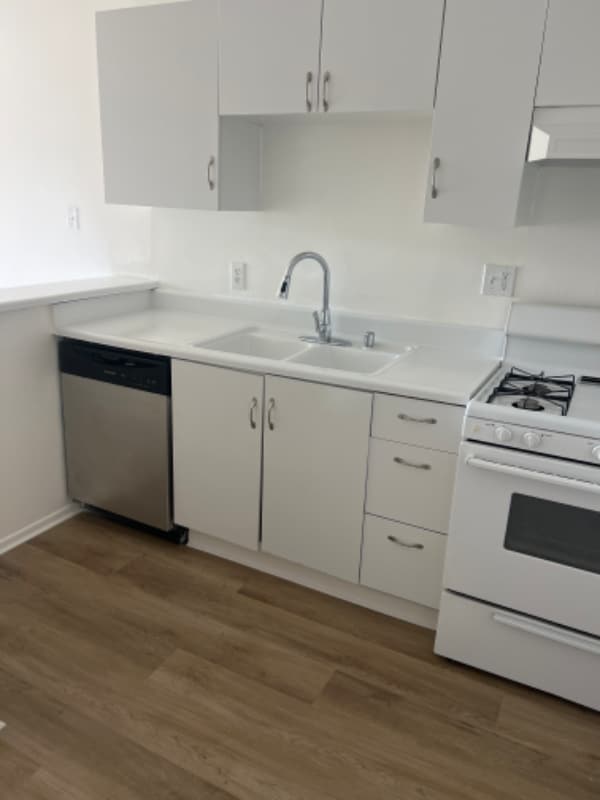 Building Photo - 3568 Vinton Ave