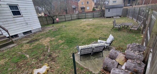 Building Photo - 9-11 Jones St.